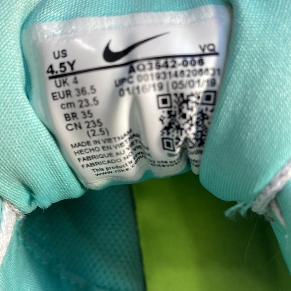 Nike tennis shoes - Picture 6 of 11